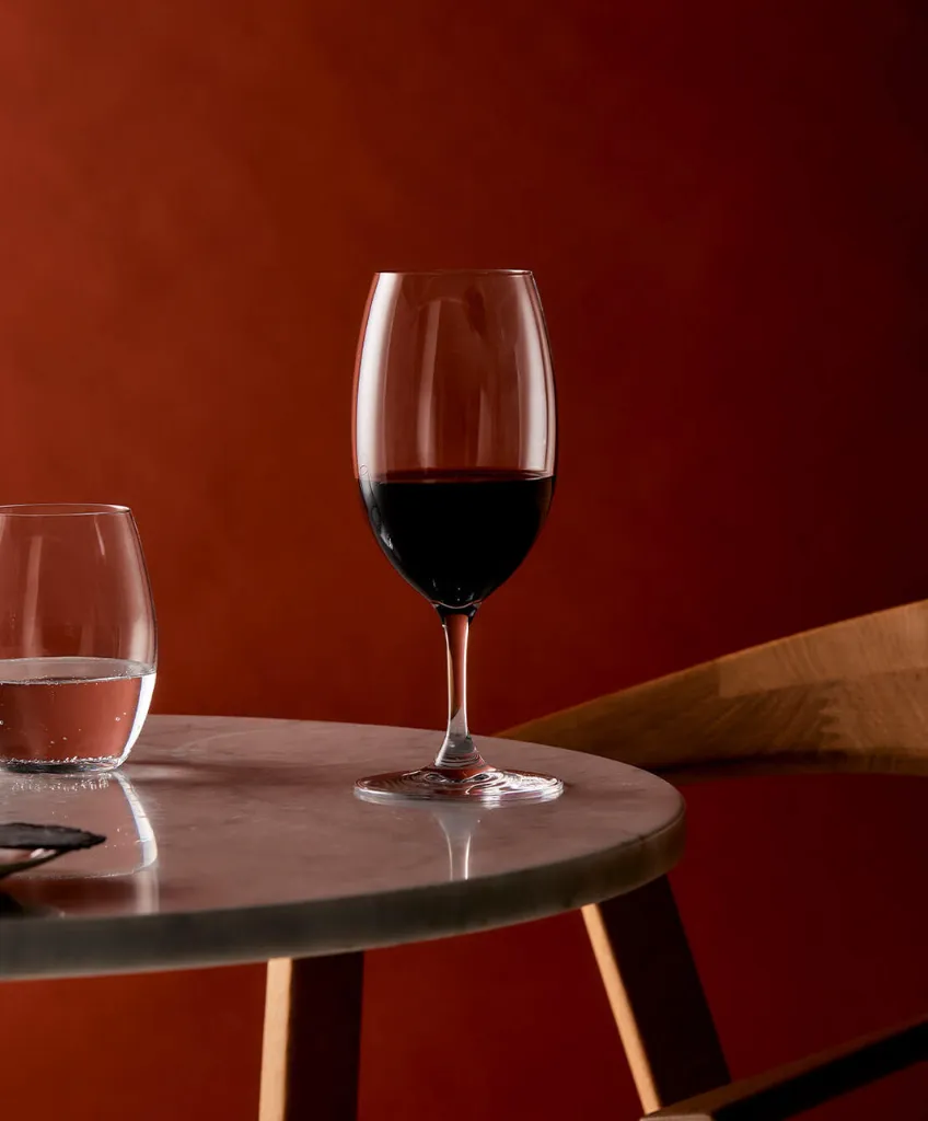 Plumm_Product_Images_PLUMM_Everyday_-_The_Red_or_White_Glass_1110_x_1340_5__00046.webp
