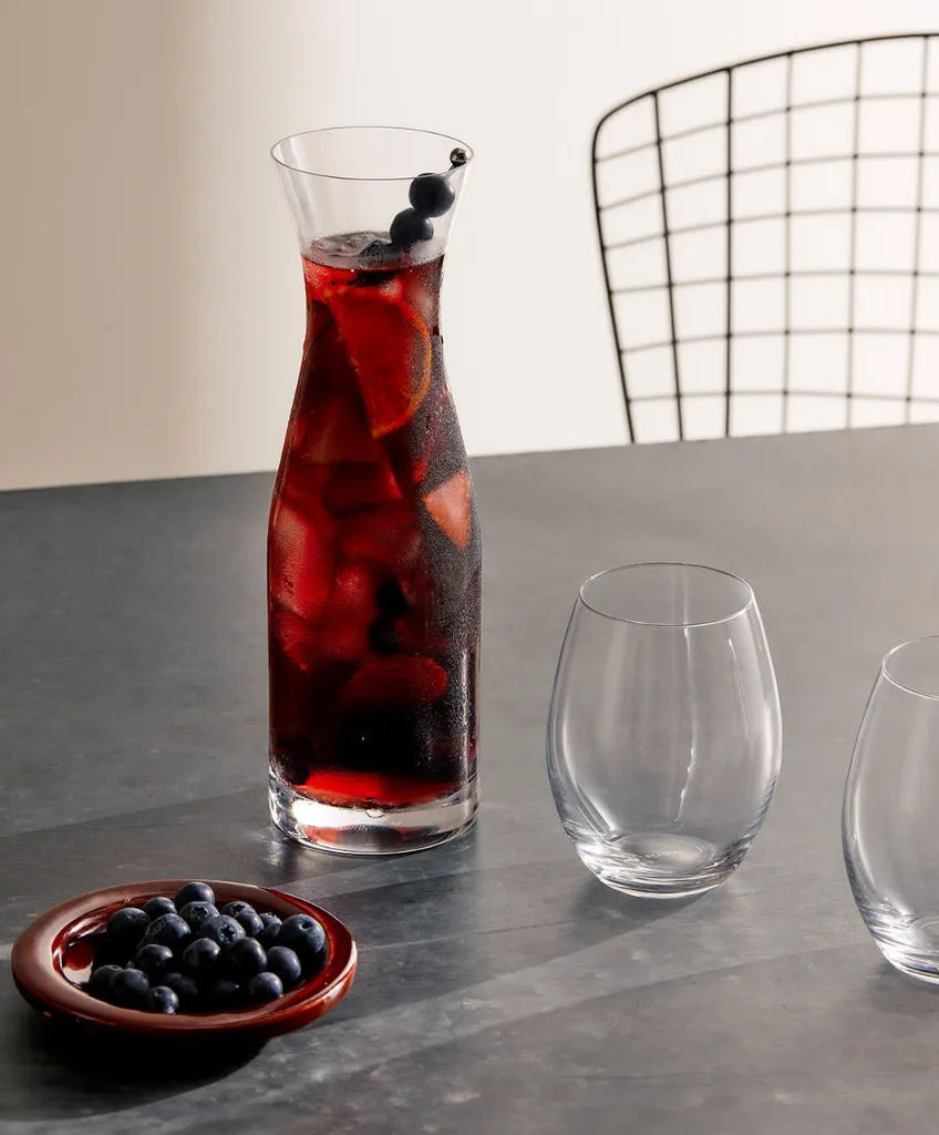 Plumm_Product_Images_PLUMM_Decanters_-_Carafe_1110_x_1340_MASTER_0001_2281_-_Carafe_4__62690.webp