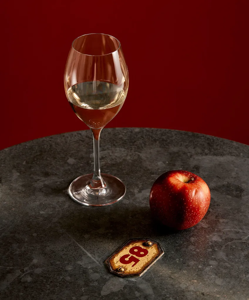 Plumm_Product_Images_PLUMM_Vintage_-_White_A_1110_x_1340_4__90669.webp
